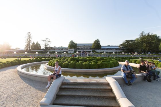 water basic at the Main Fountain Garden with people sitting on the edges